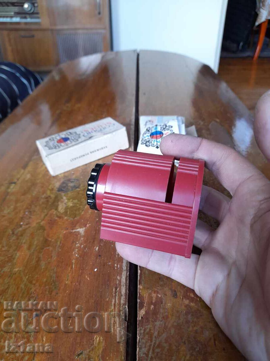 Παλιό Διασκόπιο με τιμή 37.00 BGN | € 18.92 Παλιό Διασκόπιο με τιμή 37.00 BGN | € 18.92