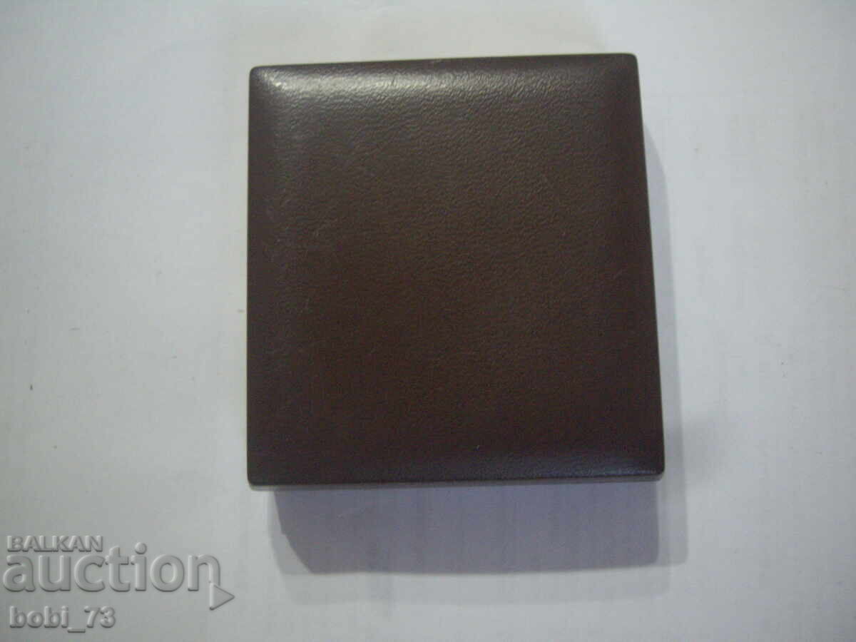 Old gold-plated electronic watch with price 30.00 BGN | € 15.34