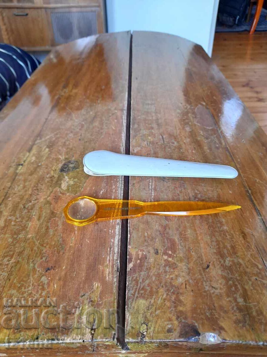 Lupă veche, cuțit pentru scrisori cu preț 27.00 BGN | € 13.80