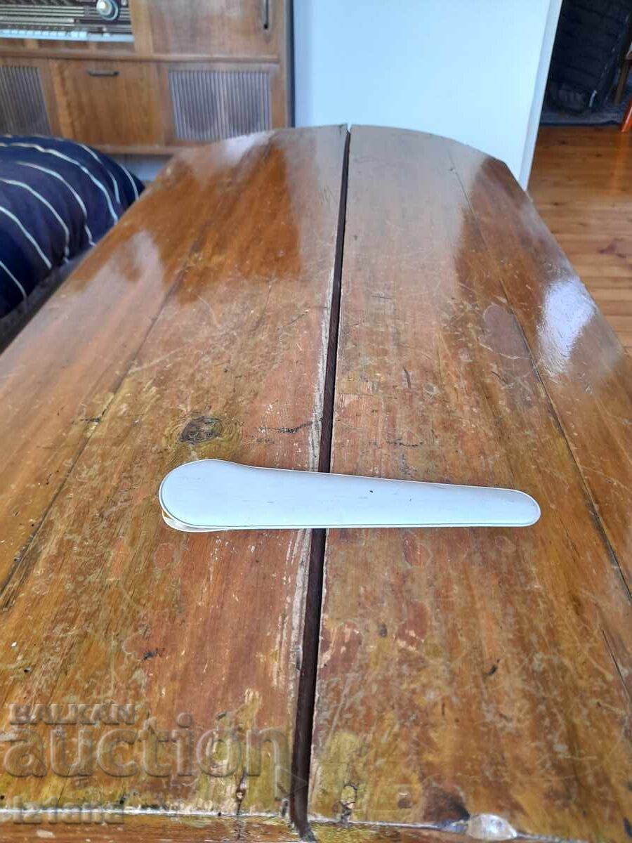 Lupă veche, cuțit pentru scrisori