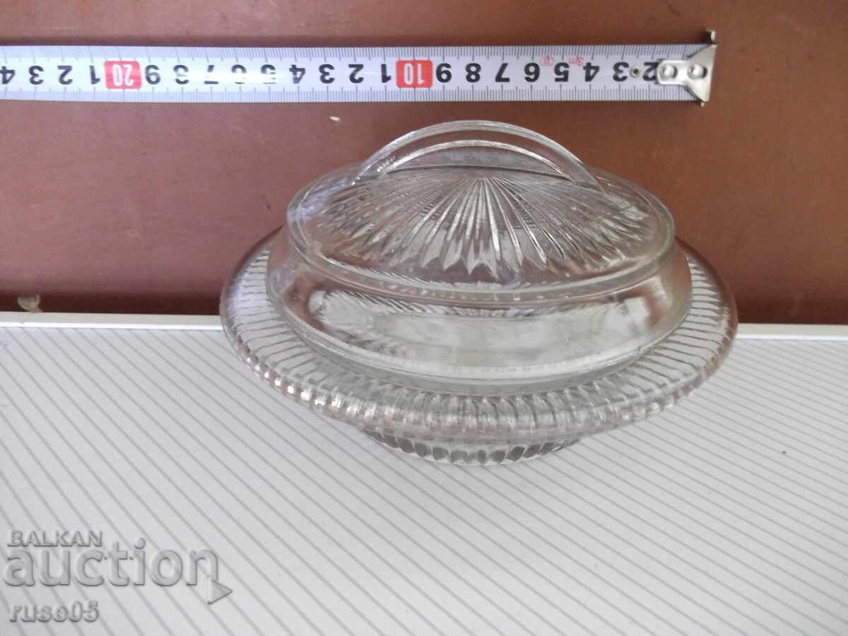 Delivery of Glass bowl with lid