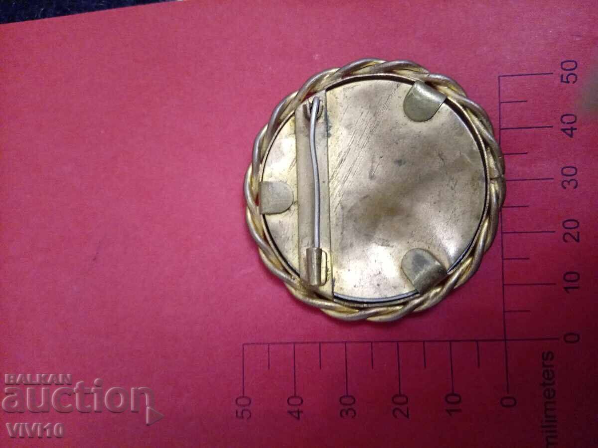 Broșă veche, Franța cu preț 40.00 BGN | € 20.45