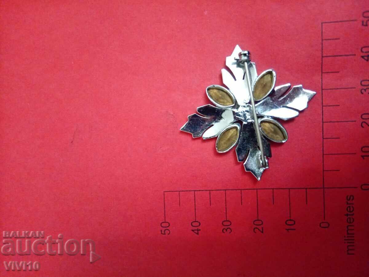 Antique brooch with stones with price € 10.23 | 20.01 BGN