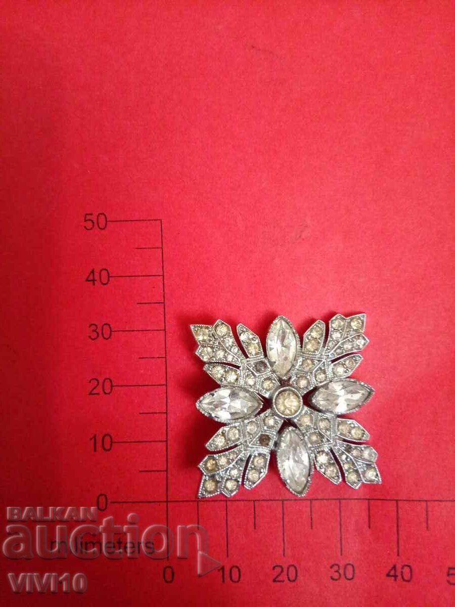 Antique brooch with stones