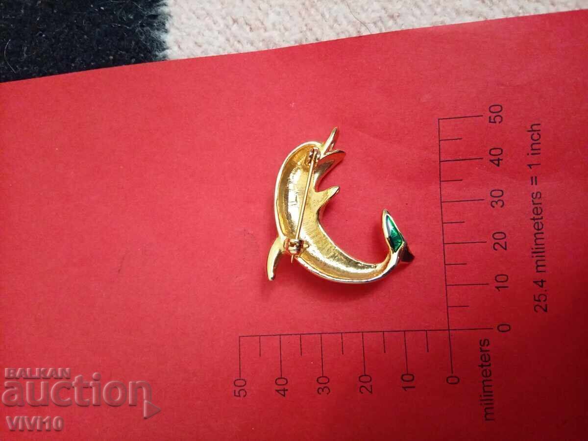 Broșă veche email cu preț € 15.00 | 29.34 BGN