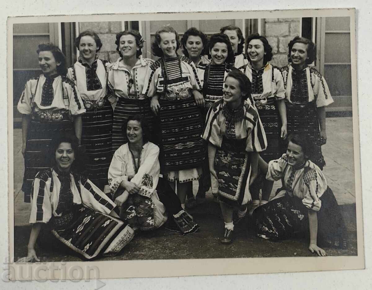 ΓΥΝΑΙΚΑ ΓΥΝΑΙΚΑ ΦΟΡΕΙ ΠΑΦΤΙ ΦΩΤΟΓΡΑΦΙΑ