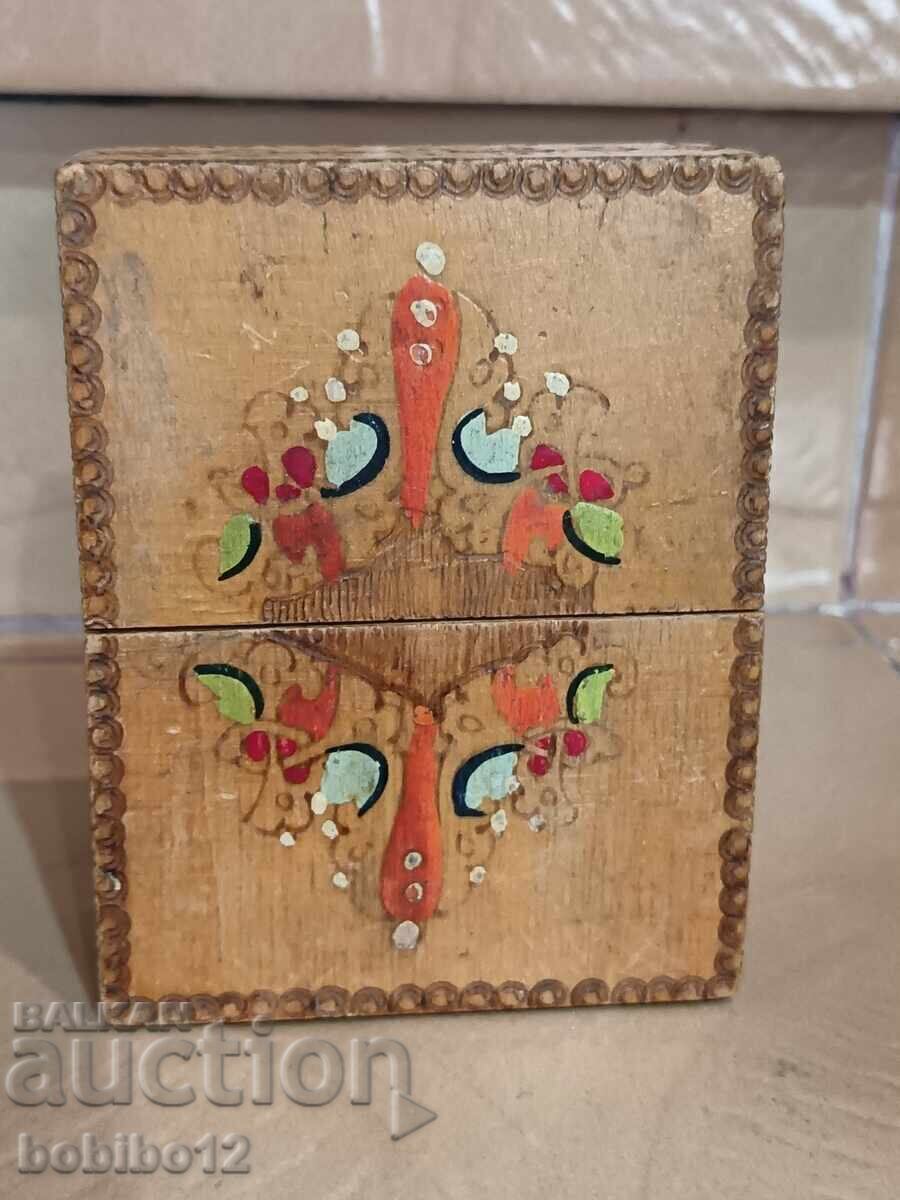 Cutie retro din lemn pentru cărți Cutie retro din lemn pentru cărți