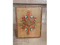 Ретро дървена кутия за карти