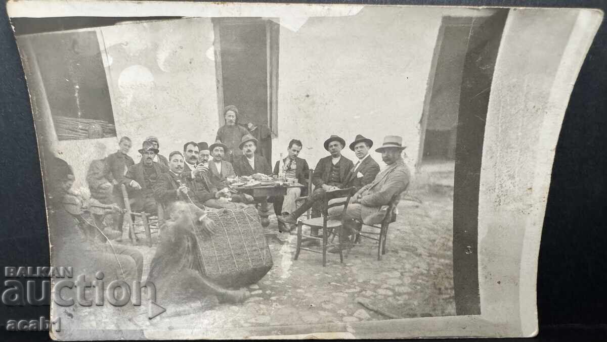 Арменци 3 на маса Забава бала с Тютюн Пловдив Арменци 3 на маса Забава бала с Тютюн Пловдив