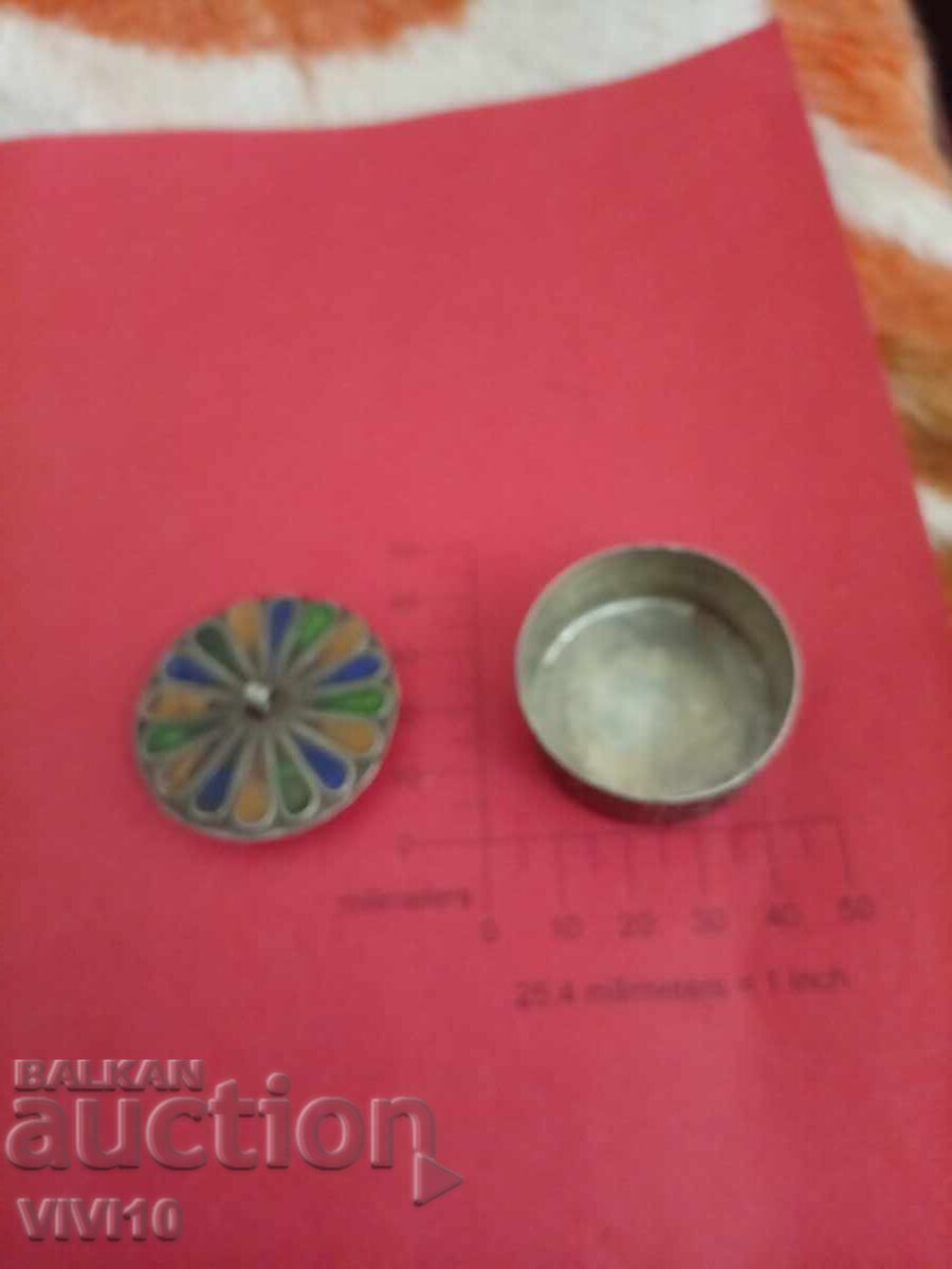 Cutie de bijuterii veche, email cu preț 50.00 BGN | € 25.56