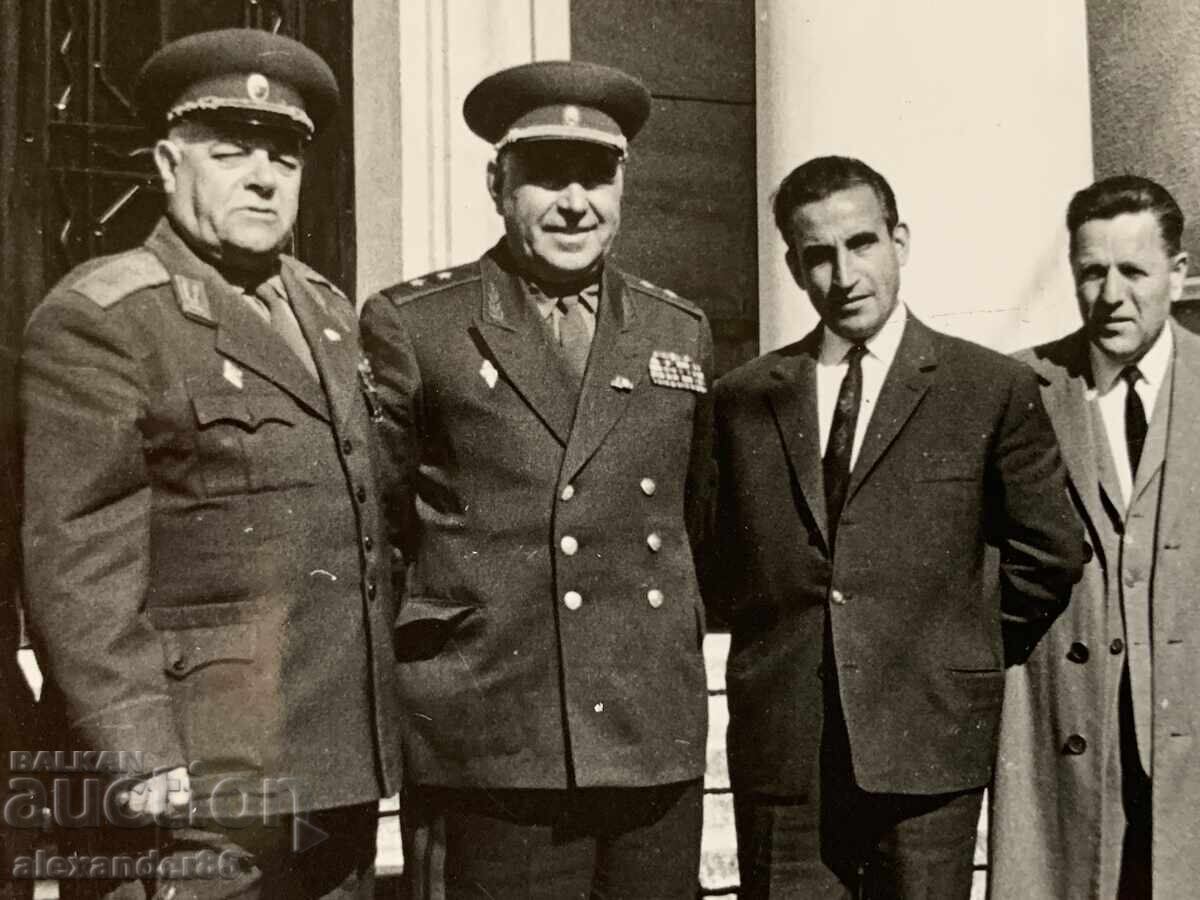Γενεράλ Ανοσίν Βάλκαν Σοπόφ Τολμπούχιν 1965 g. παλιά φωτογραφία με τιμή 20.00 BGN | € 10.23