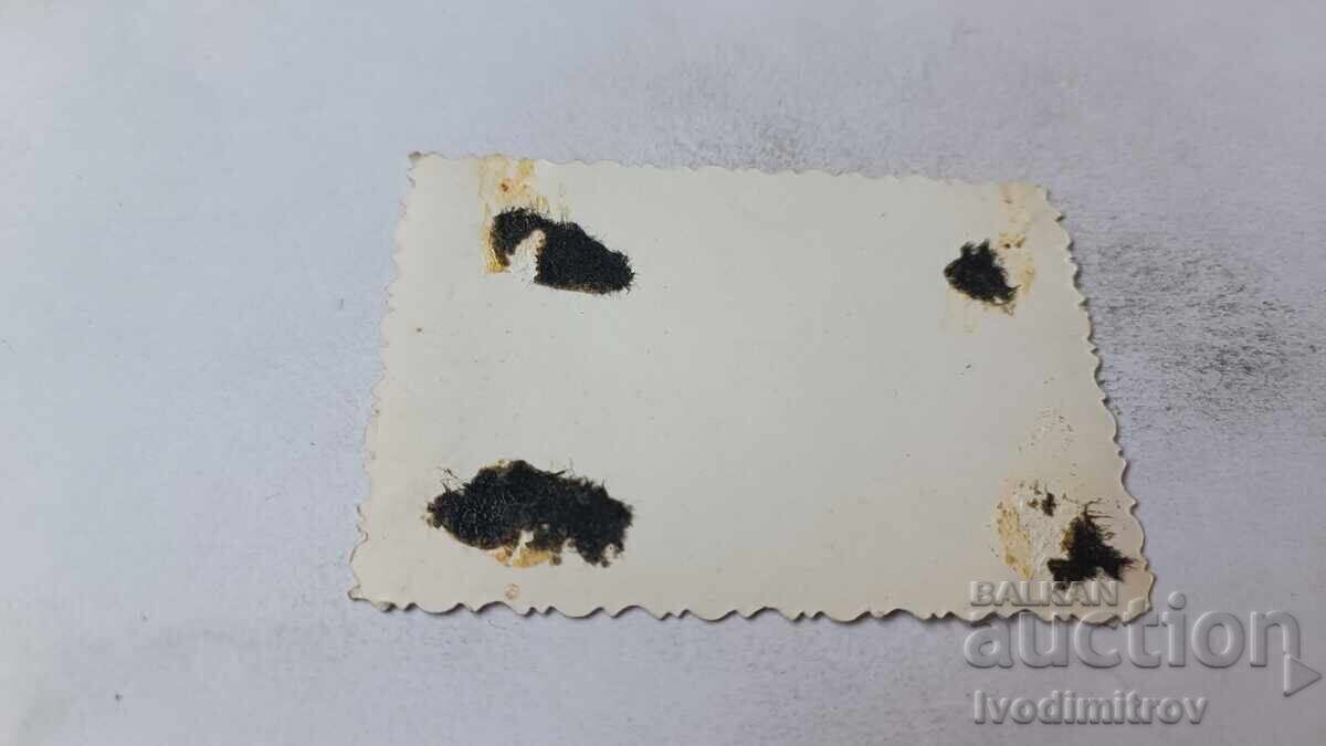 Fotografie Fetiță cu rochiță albă cu preț 1.65 BGN | € 0.84