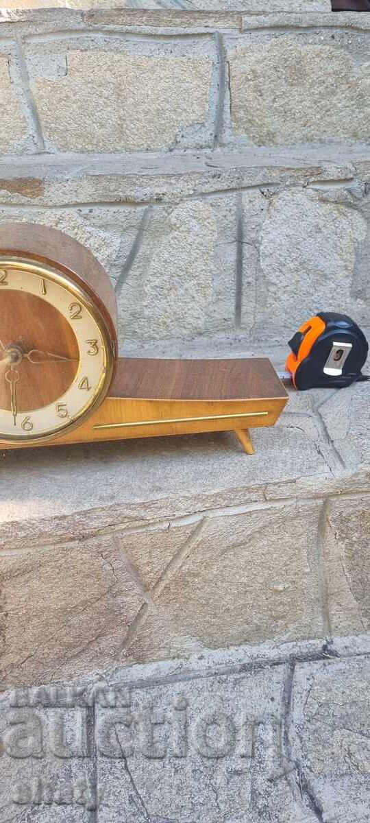 Παράδοση Παλιό, λειτουργικό ρολόι