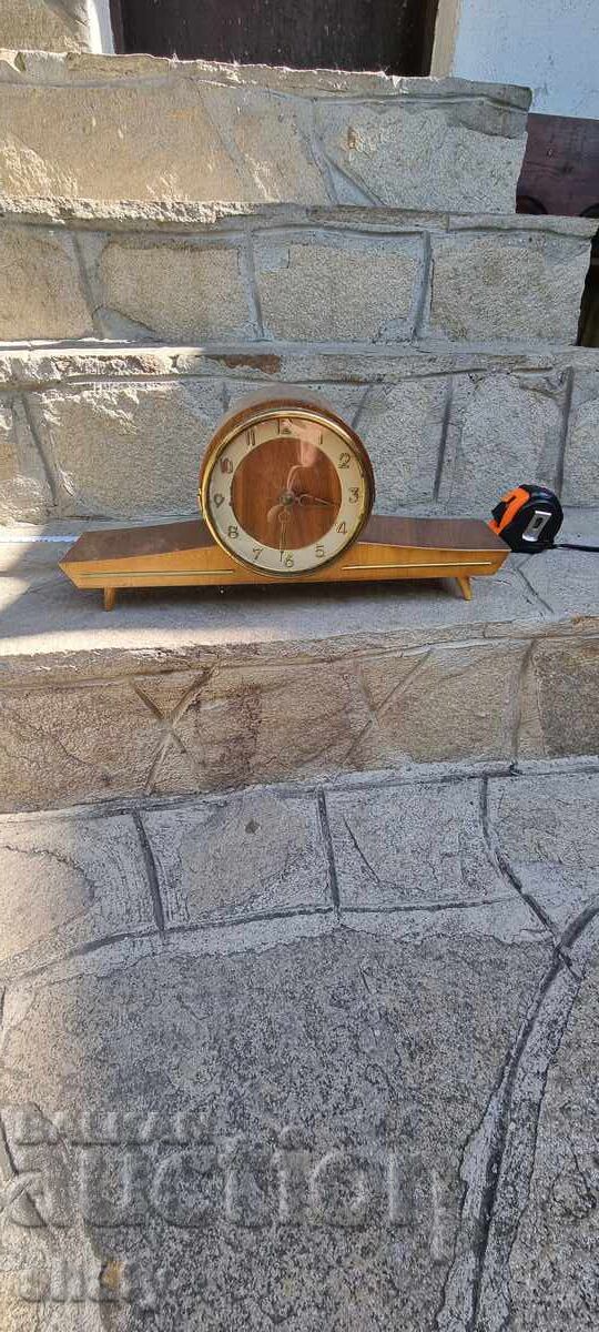 Παλιό, λειτουργικό ρολόι