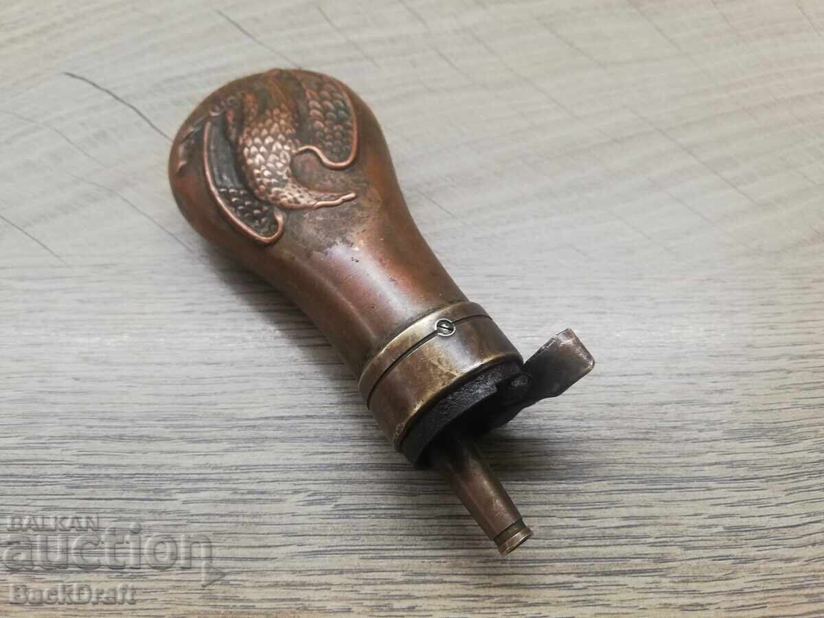 Ανάγλυφο κουτί σκόνης χαλκού, πιστόλι, κροτίδα, τουφέκι, τουφέκι με τιμή 180.00 BGN | € 92.03