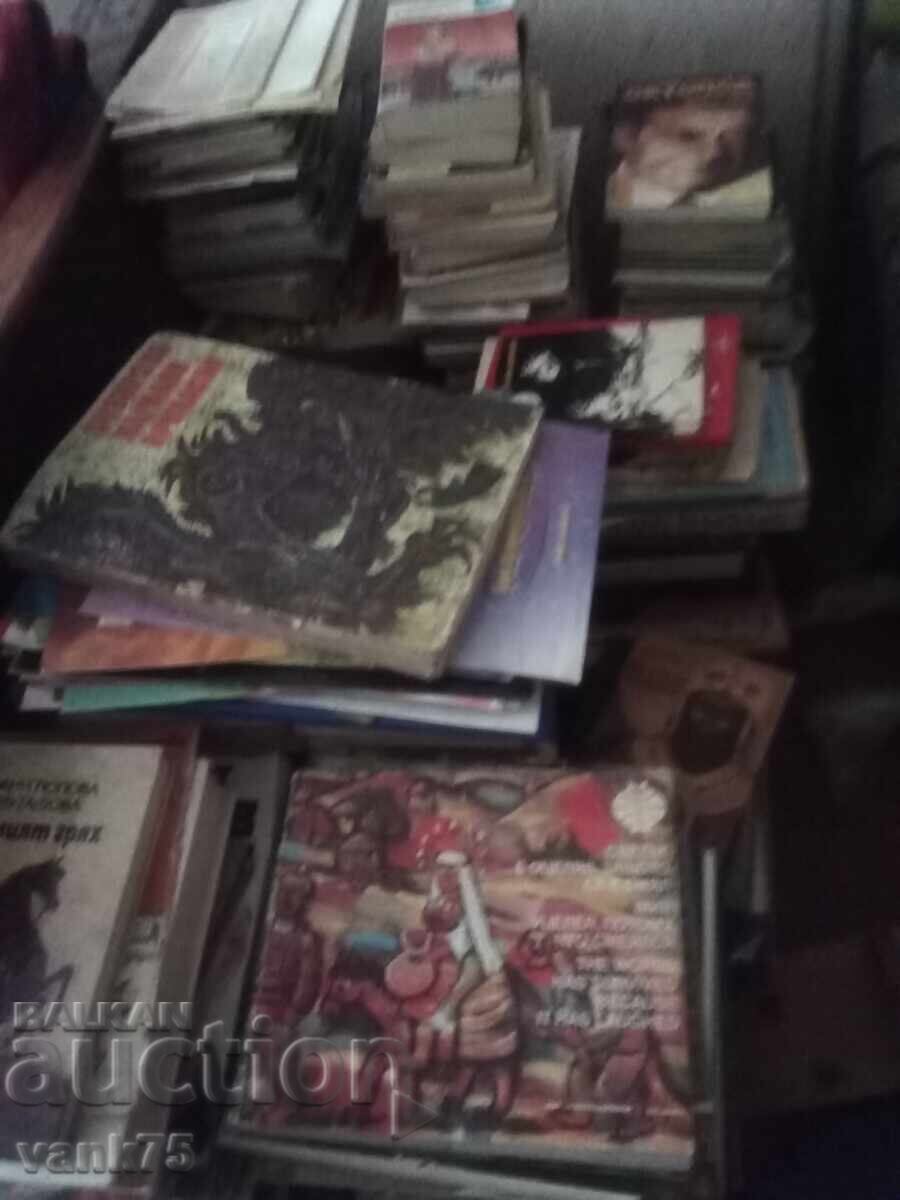 Προσφορά! 100 τεμάχια βιβλία, περιοδικά και κάρτες για 40 lv Δώρο γ