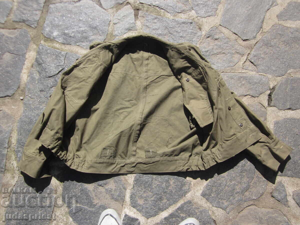 παλιό βουλγαρικό στρατιωτικό τζάκετ δεξαμενόπλοιου από τη Σότσα με τιμή 60.00 BGN | € 30.68 παλιό βουλγαρικό στρατιωτικό τζάκετ δεξαμενόπλοιου από τη Σότσα με τιμή 60.00 BGN | € 30.68