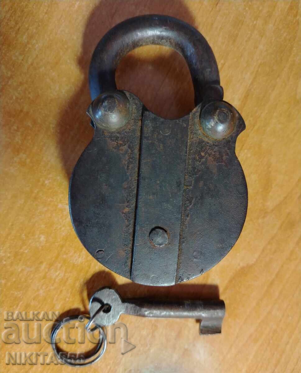 Livrarea Vechi lacăt mare