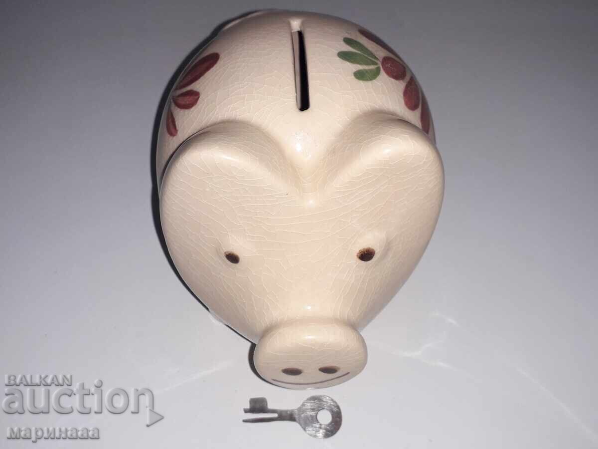 Delivery of VINTAGE PIGGY BANK. COLLECTION. WITH LOCK