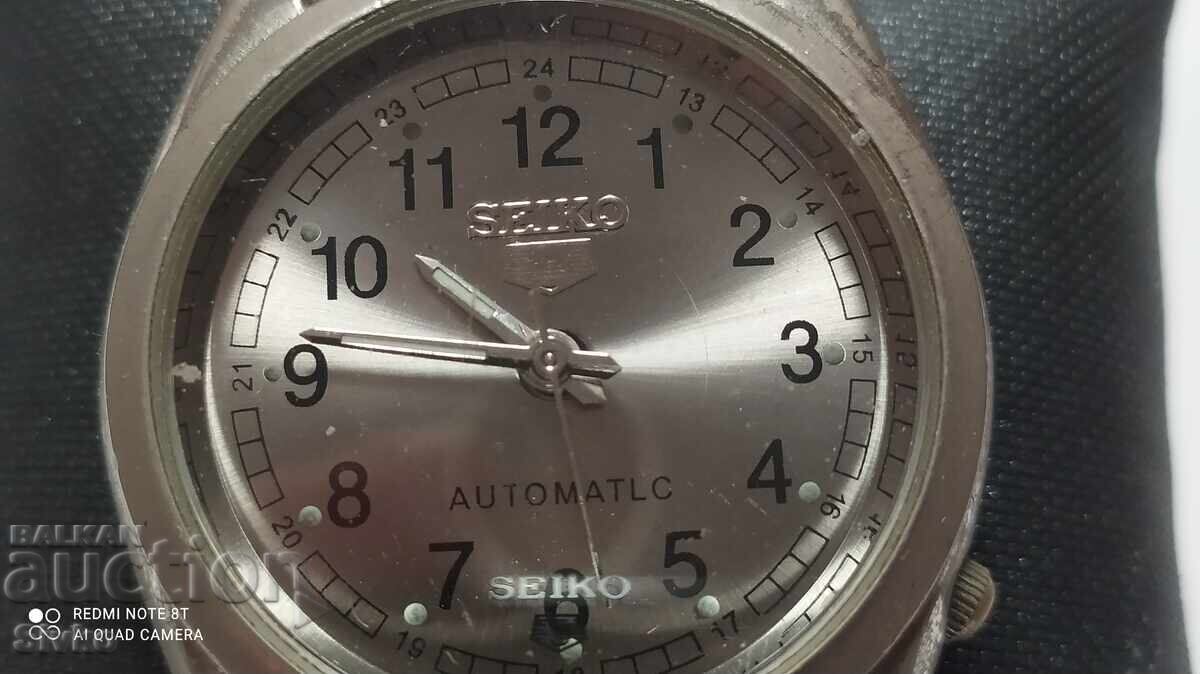 Часовник SEIKO с цена 14.99 лв. | € 7.66 Часовник SEIKO с цена 14.99 лв. | € 7.66