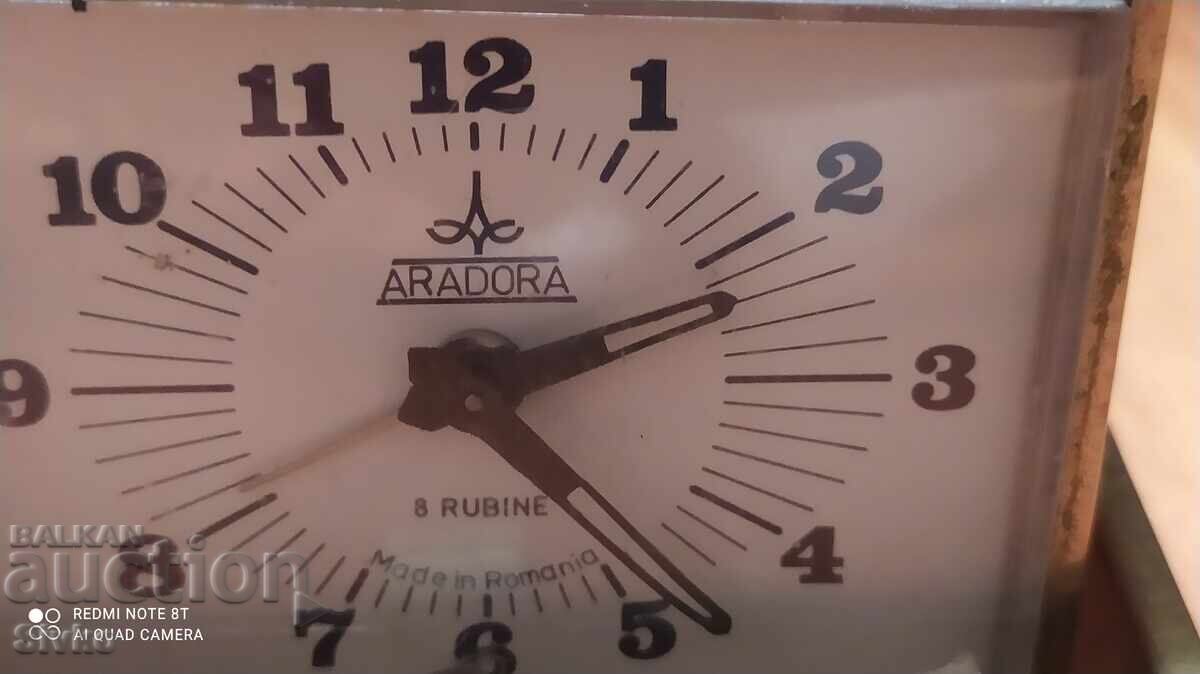 Часовник настолен туристически ARADORA с цена 4.99 лв. | € 2.55 Часовник настолен туристически ARADORA с цена 4.99 лв. | € 2.55