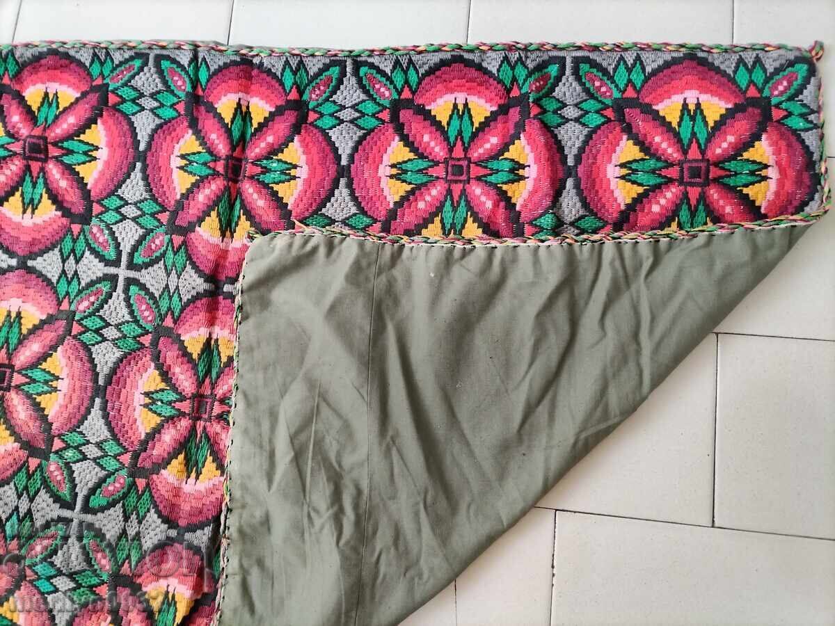 Παλιό χειροποίητο υφαντό χαλί τοίχου 133/80 εκ. χαλί μοκέτα με τιμή 95.00 BGN | € 48.57