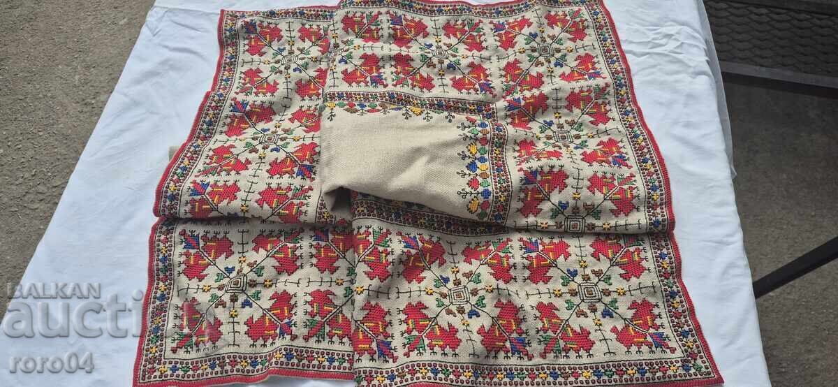 Κάλυμμα - Βουλγαρικά Λαϊκά Κεντήματα