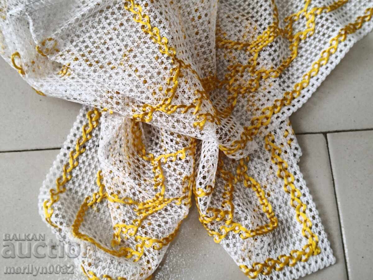 Παράδοση Παλιό καρό με κέντημα, τούλι Παράδοση Παλιό καρό με κέντημα, τούλι