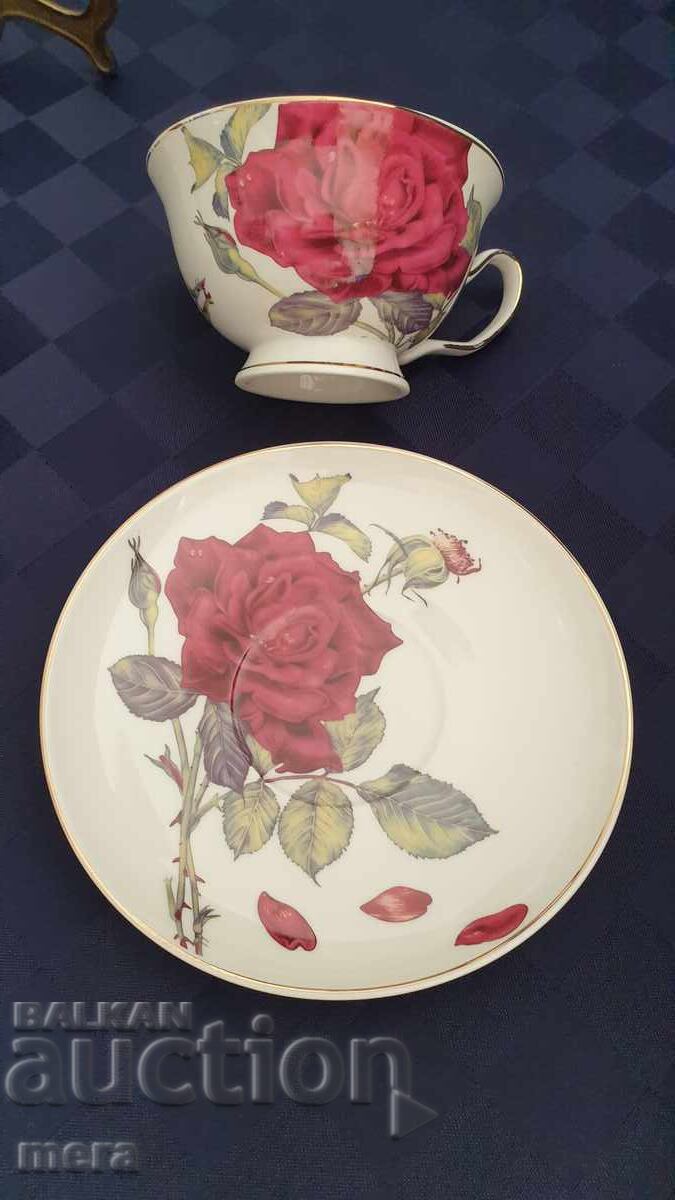 Αγγλικό σετ πορσελάνης διπλό με τιμή 30.00 BGN | € 15.34