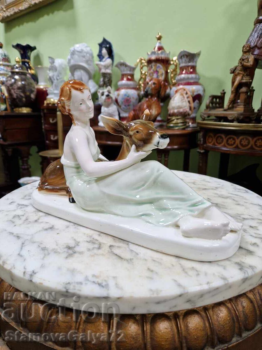 Licitație Figurină compoziție din porțelan vechi unicat Licitație Figurină compoziție din porțelan vechi unicat