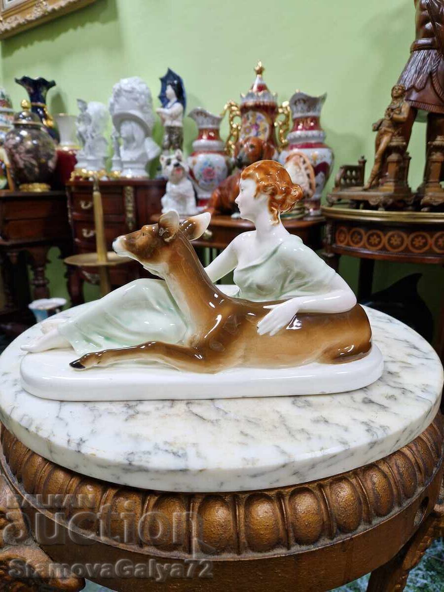 Figurină compoziție din porțelan vechi unicat Figurină compoziție din porțelan vechi unicat