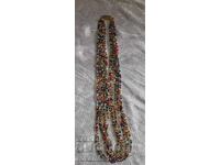 Стар мънистен накит.