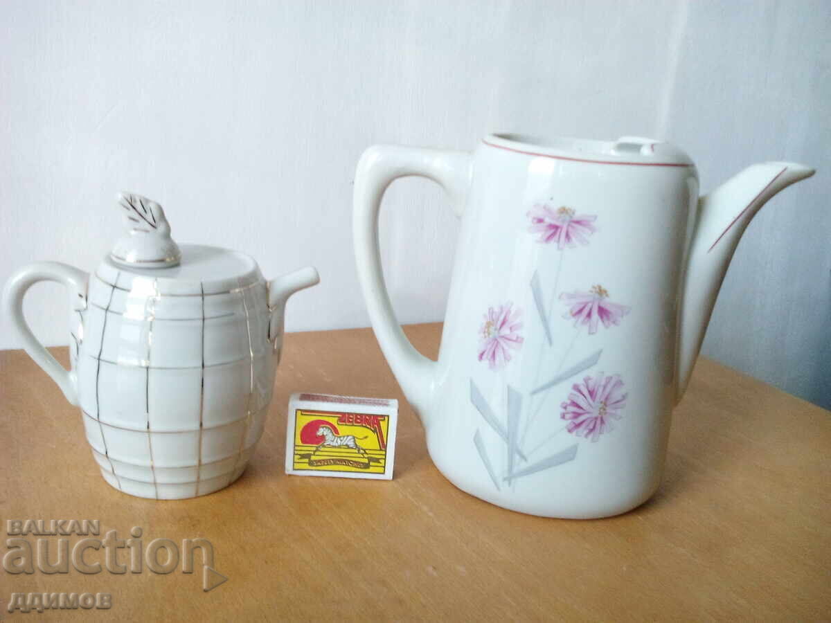 порцеланов чайник два с цена € 7.00 | 13.69 лв.