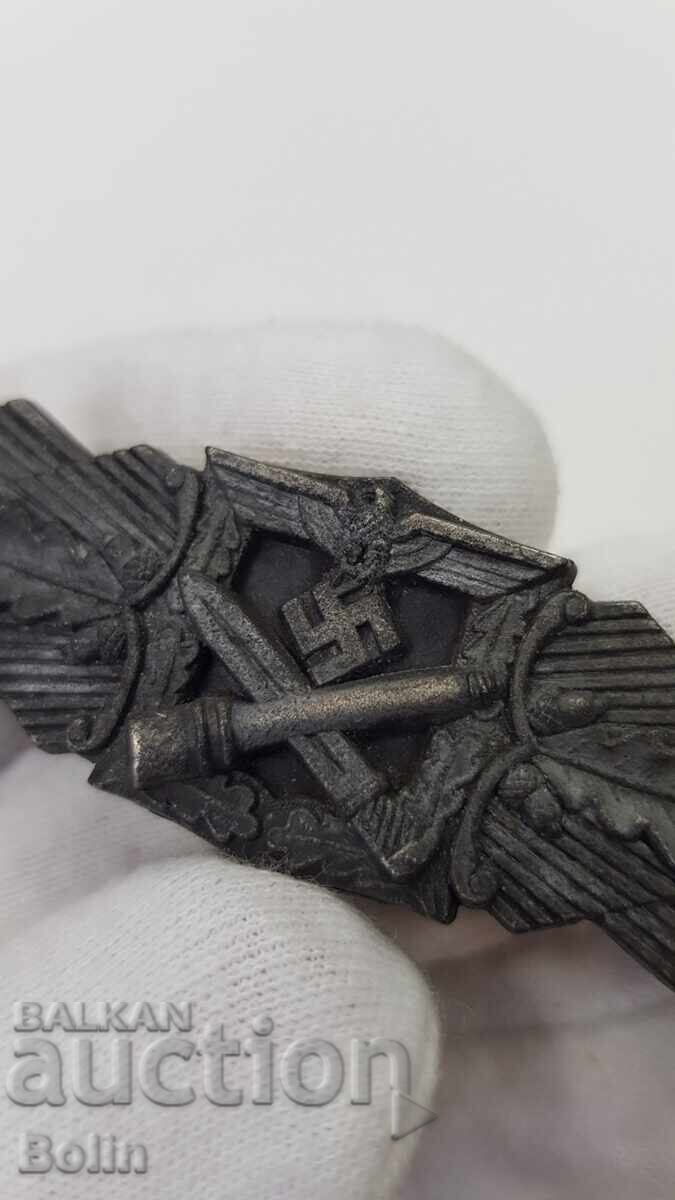 Semn foarte rar pentru Luptă corp la corp, Al Treilea Reich, Germania cu preț 550.00 BGN | € 281.21 Semn foarte rar pentru Luptă corp la corp, Al Treilea Reich, Germania cu preț 550.00 BGN | € 281.21