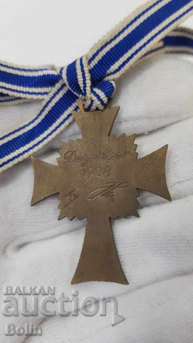 Παράδοση Σπάνιος Σταυρός, Τάγμα της Τιμής της Μητέρας Γερμανίας 1939-1945