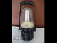 Lampă portabilă pe baterii