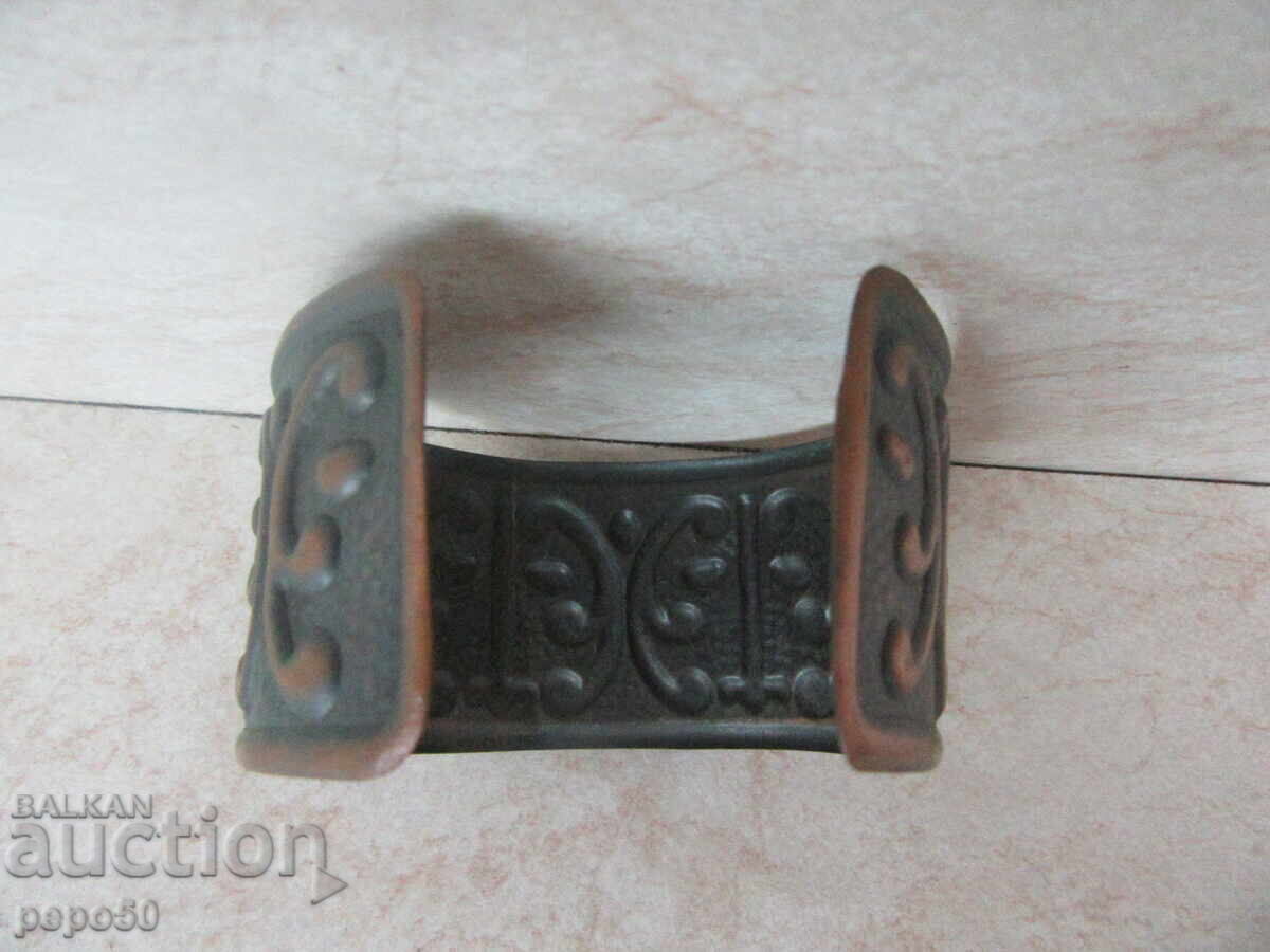 Licitație BRATARA VECHE DE CURU Licitație BRATARA VECHE DE CURU