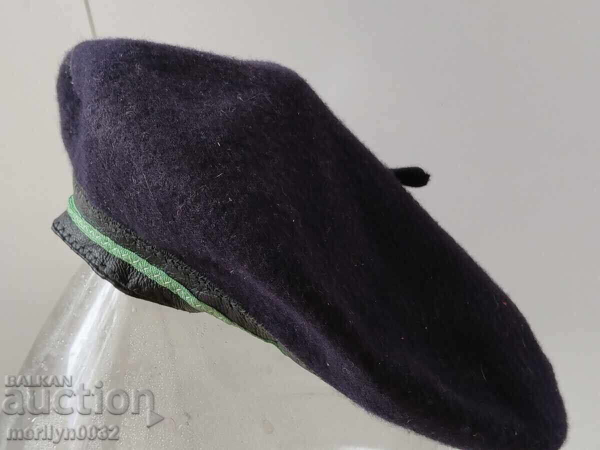 Delivery of Old wool beret, hat, cap