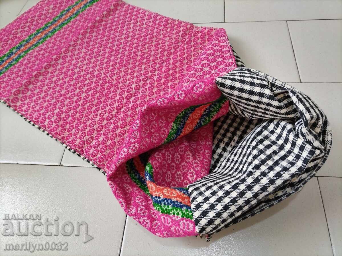 Husă de pernă vintage țesută manual cu model cu preț 49.00 BGN | € 25.05 Husă de pernă vintage țesută manual cu model cu preț 49.00 BGN | € 25.05