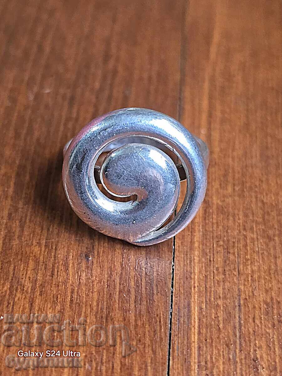 Inel de argint. 16,5mm. Lansez peste 100 de licitații. Vezi cu preț 24.99 BGN | € 12.78