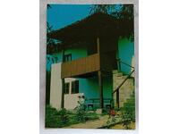 ΣΠΙΤΙ ΣΤΟ ΓΙΑΣΤΡΕΜΠΙΝΟ ΤΗΣ ΟΙΚΟΓΕΝΕΙΑΣ ΚΑΛΑΪΤΖΙΕΒΙ, 1978