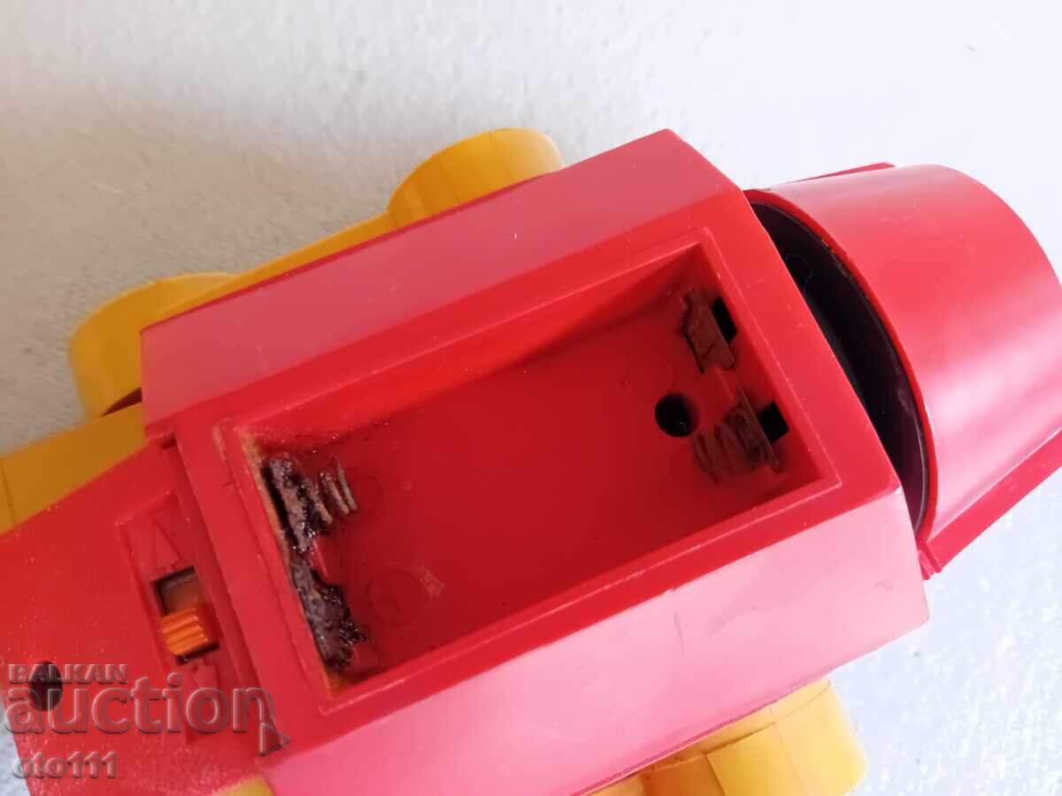 Delivery of OLD TOY - ROBOT