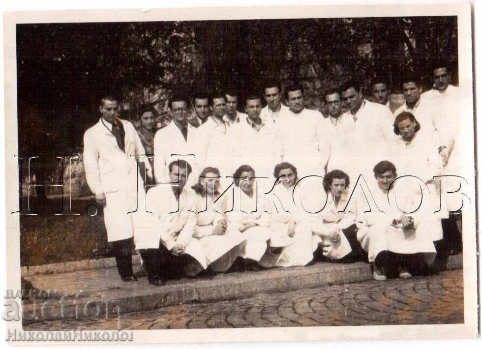 Licitație LOT 3x POZE VECHI DOCTORI PERSONAL MEDICAL D885