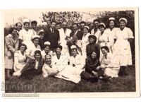 LOT of 3 Old Photos of Doctors, Medical Personnel D885