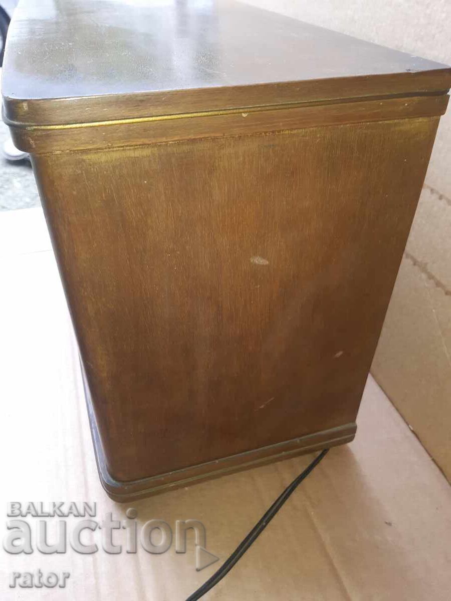 Δημοπρασία Παλιό ραδιόφωνο Χρήστο Μπότεφ