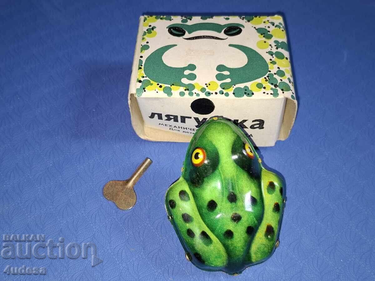 Аукцион Стара руска СССР механична ламаринена играчка жаба лягушка
