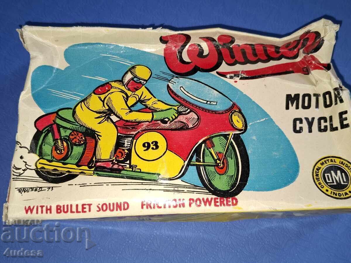 Fabricat în India motor din tablă Winner Motor Cycle 1973 - 6