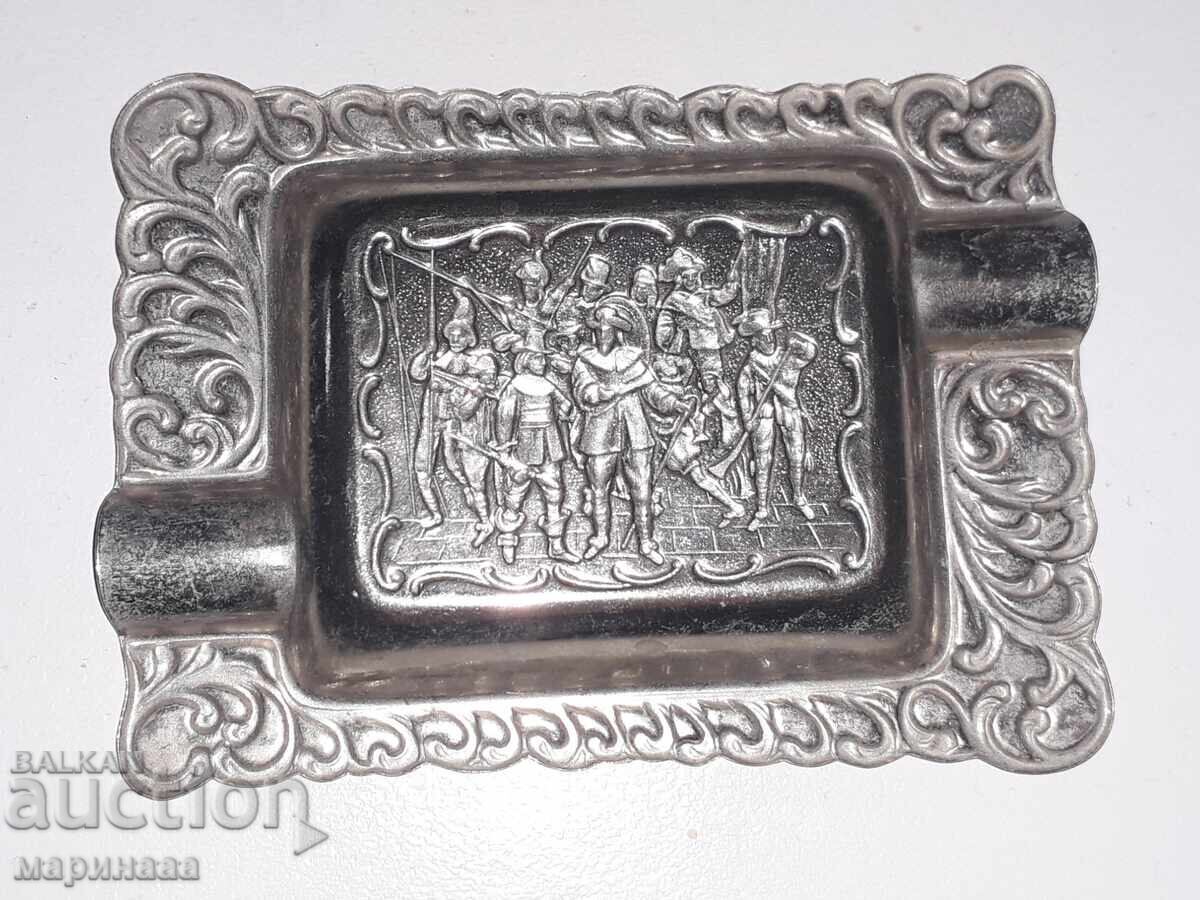 ΜΙΚΡΟ ΣΤΑΧΤΟΔΟΧΕΙΟ. ΜΕΤΑΛΛΙΚΟ με τιμή 3.00 BGN | € 1.53