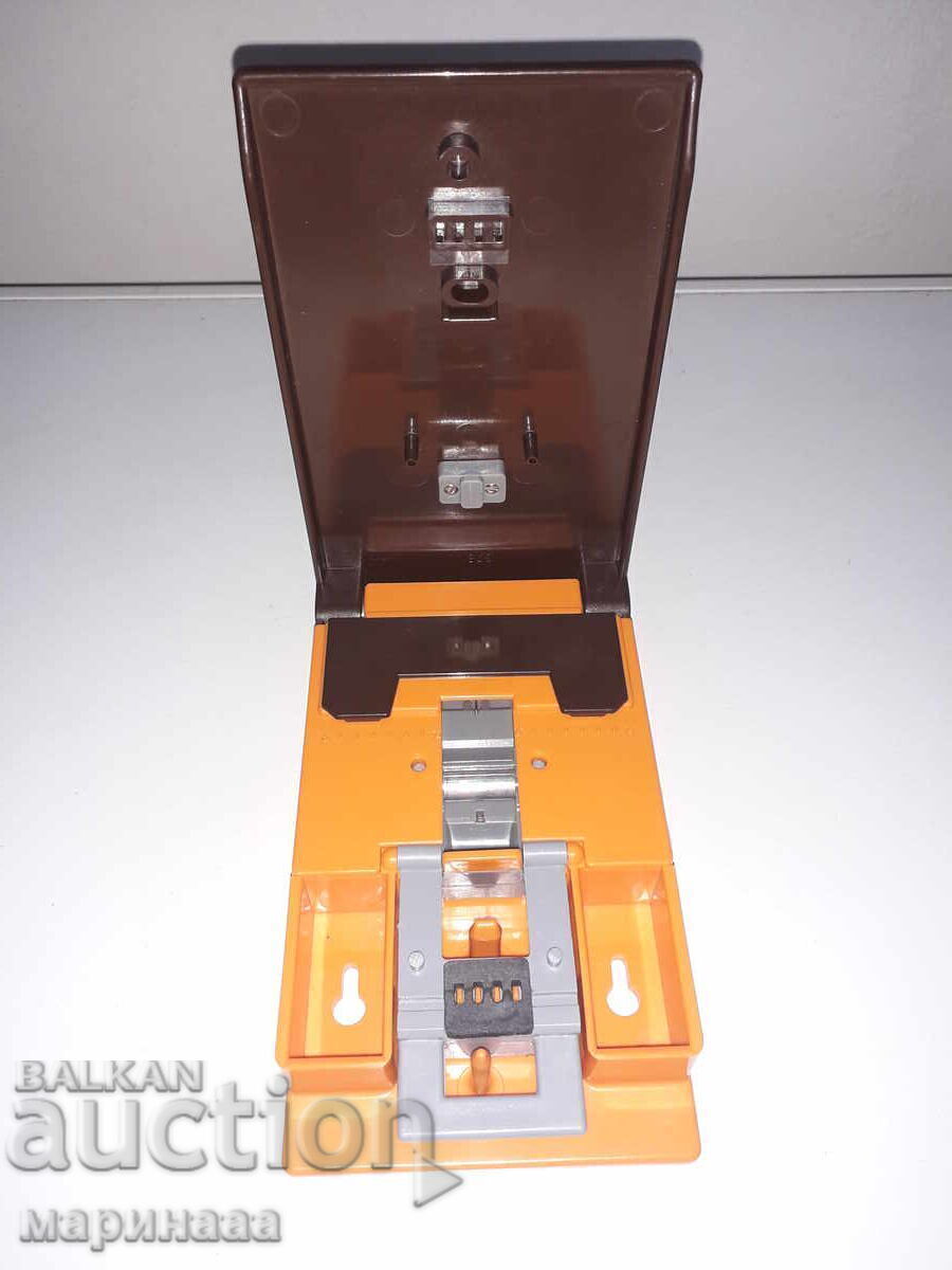 FILM SPLICER. GERMANY with price € 3.00 | 5.87 BGN FILM SPLICER. GERMANY with price € 3.00 | 5.87 BGN