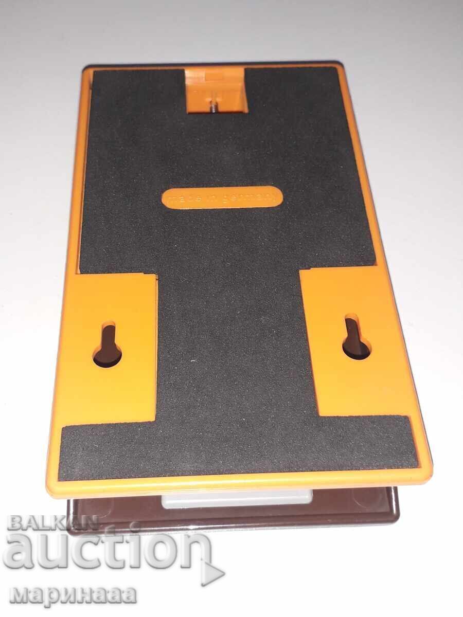 Delivery of FILM SPLICER. GERMANY